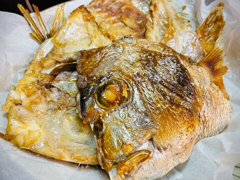 オーブンで♪簡単過ぎる鯛アラの塩焼き